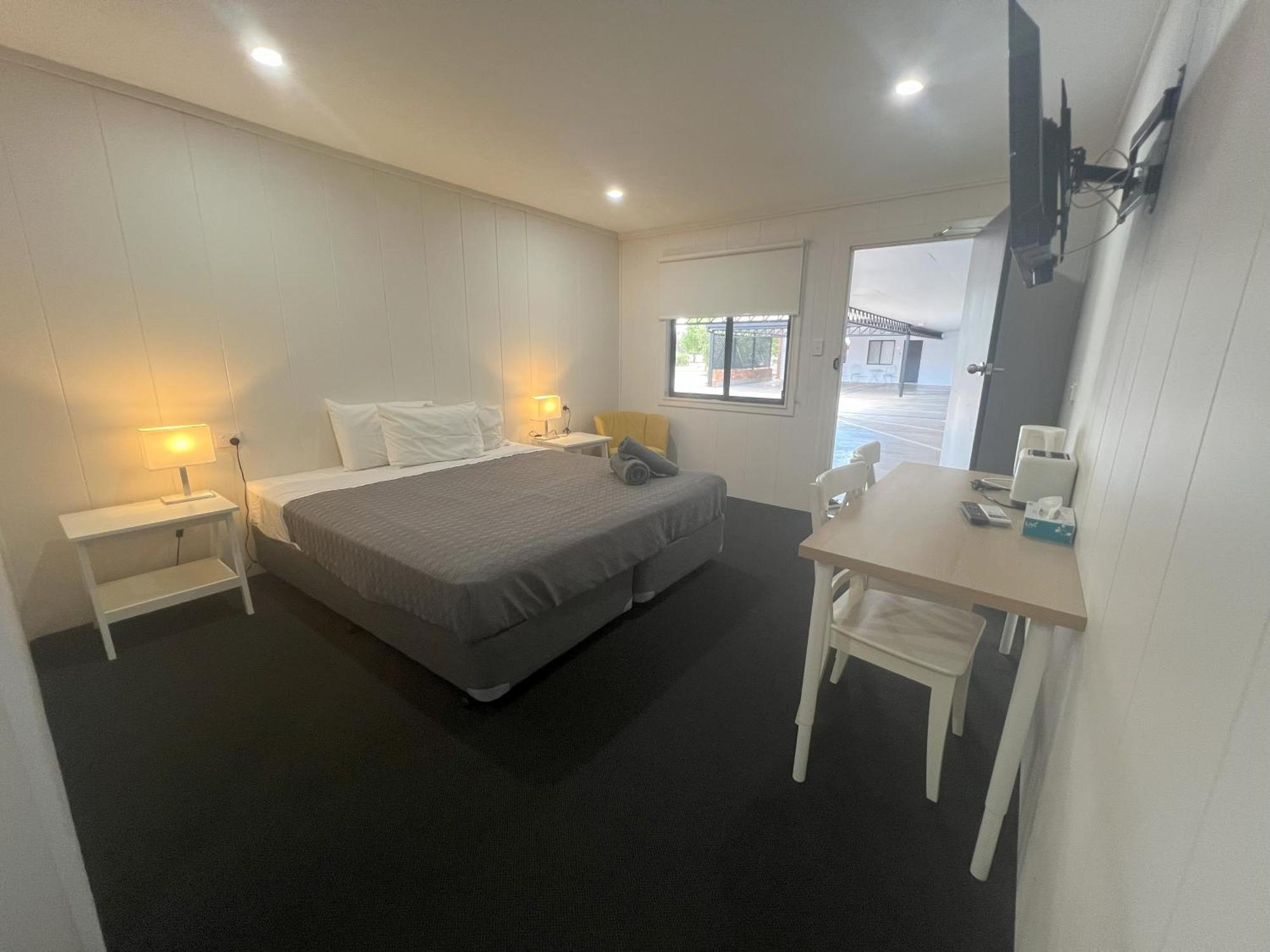 Abajaz Motel-Central-King Bed-Shaded Parking Longreach Exterior foto